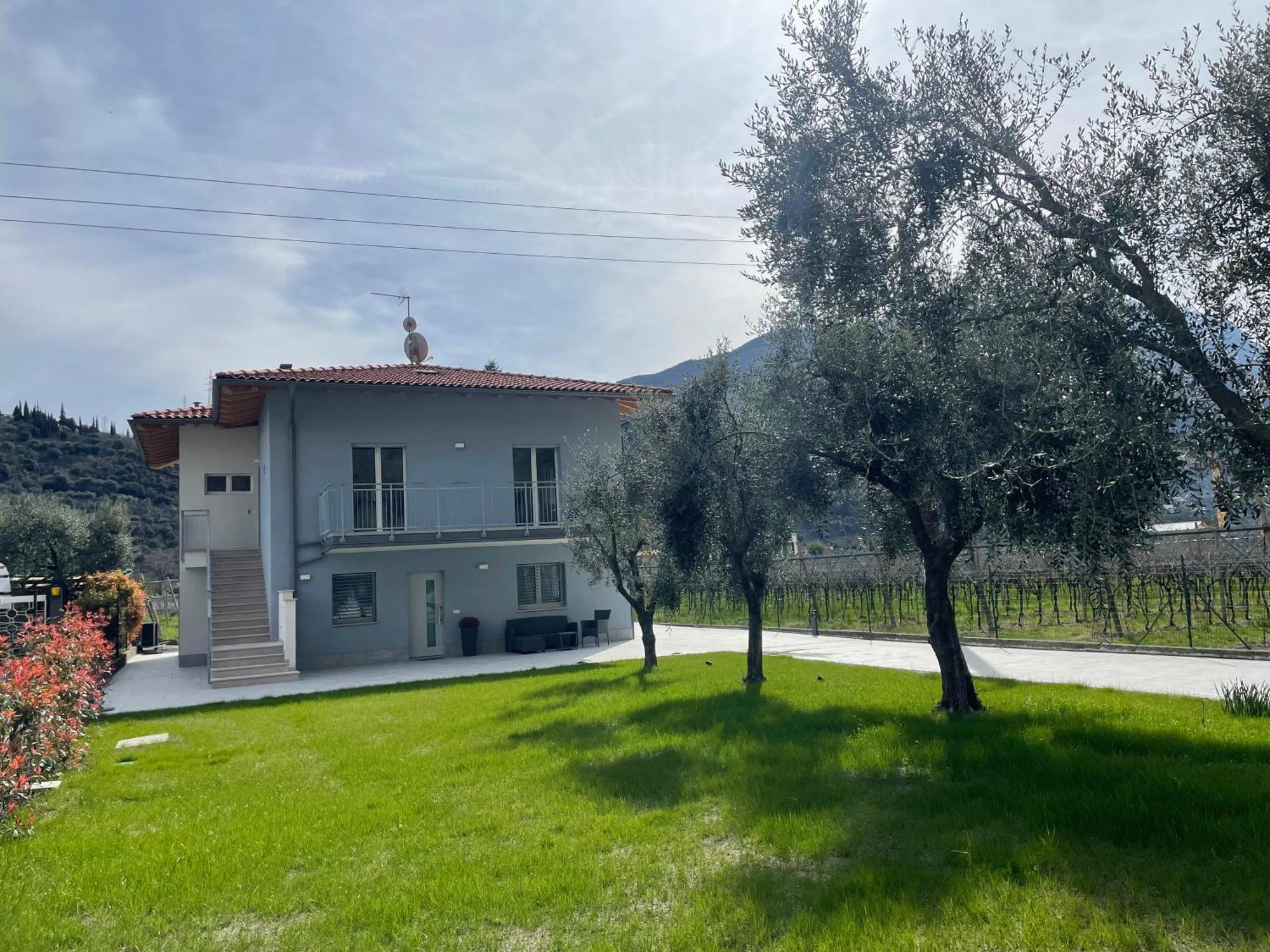 Lotus Garda Bed & Breakfast Riva del Garda Exterior photo